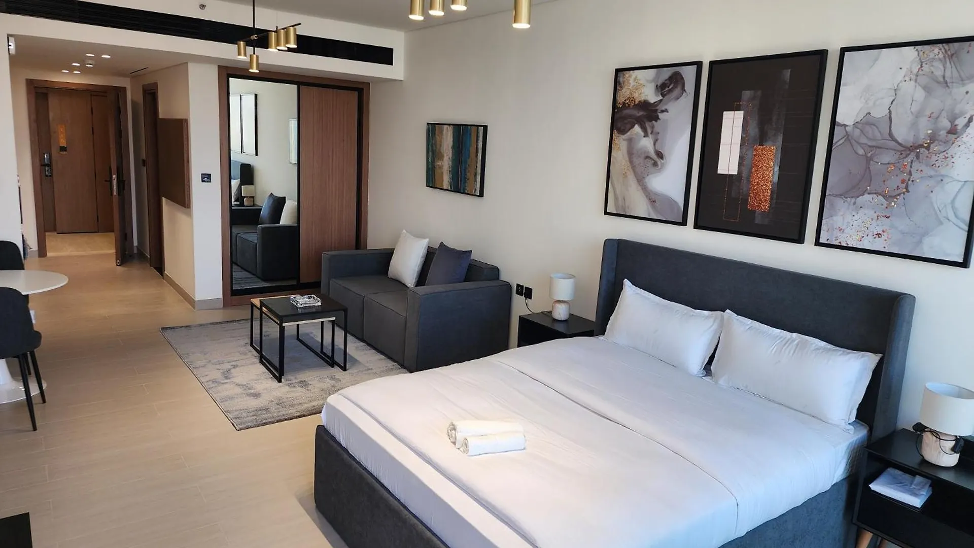 Disalvo Smart And Luxury Studio Dubai United Arab Emirates